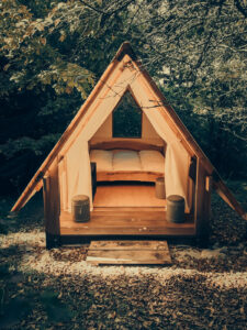 Robinzonski kamp Brdo Zmin - kolibe za odmor