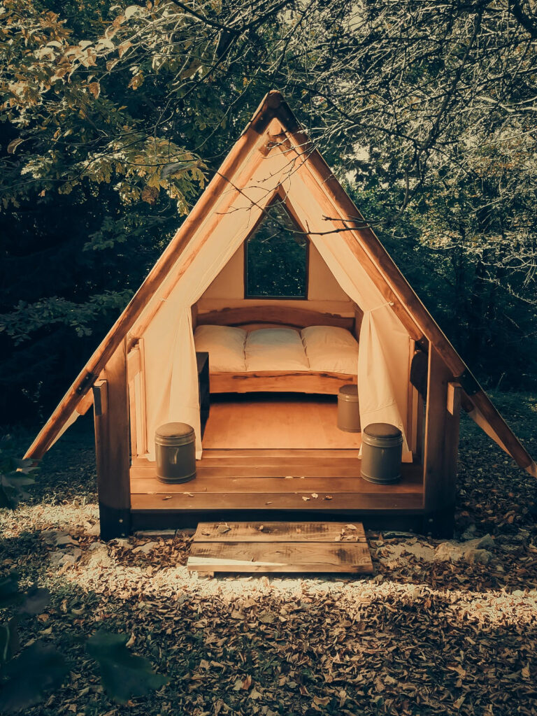 Robinzonski kamp Brdo Zmin - kolibe za odmor